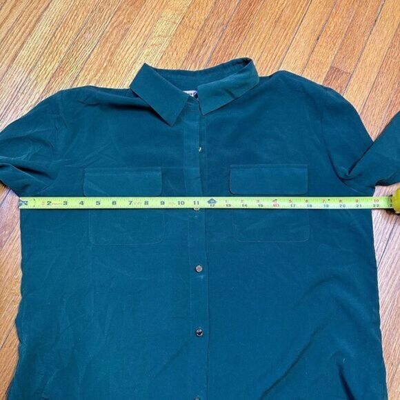 Juicy green! Juicy Couture dark green button down shirt with gold buttons - Picture 7 of 9